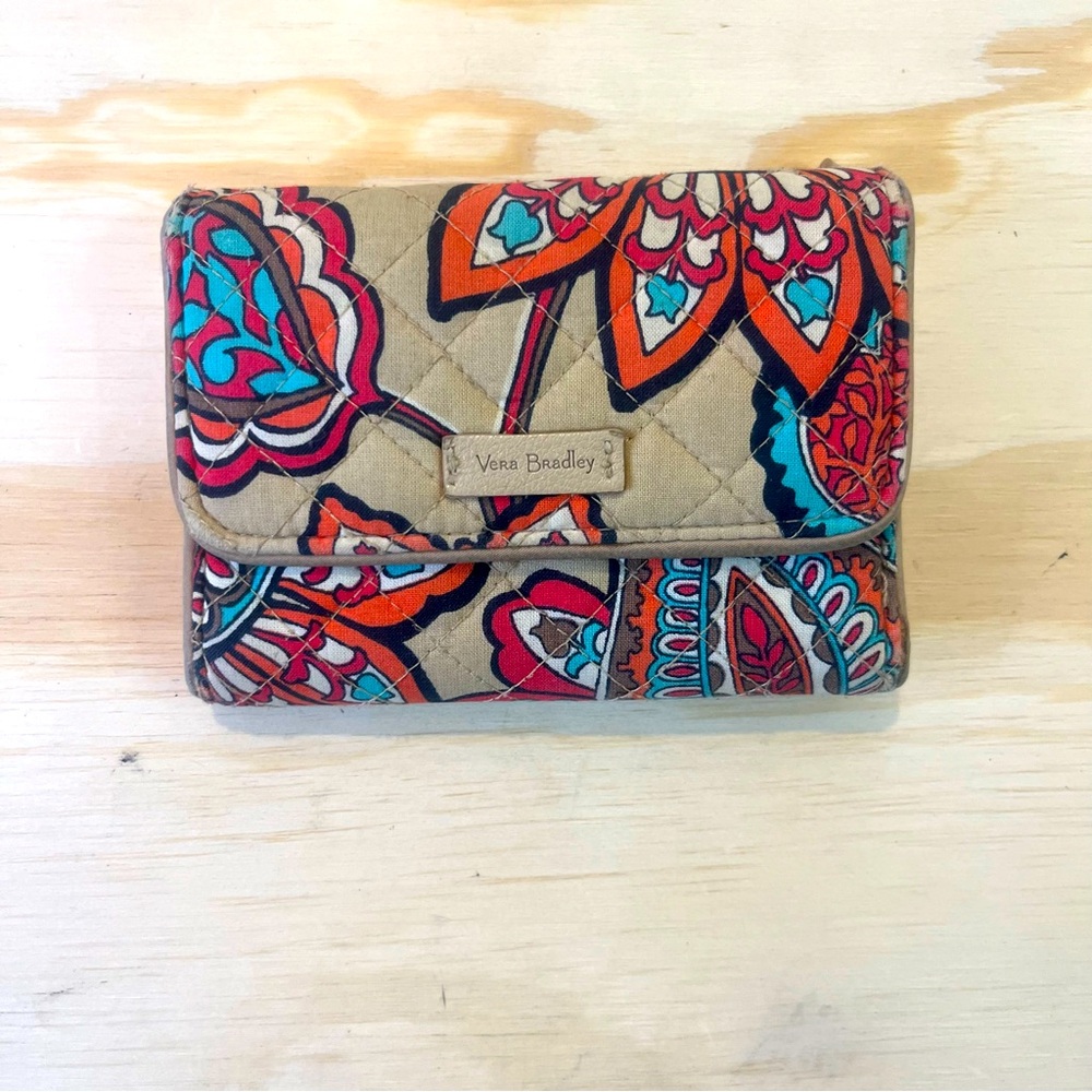 Vera Bradley Riley RFID Trifold Wallet Tan Beige Orange Paisley Desert Floral